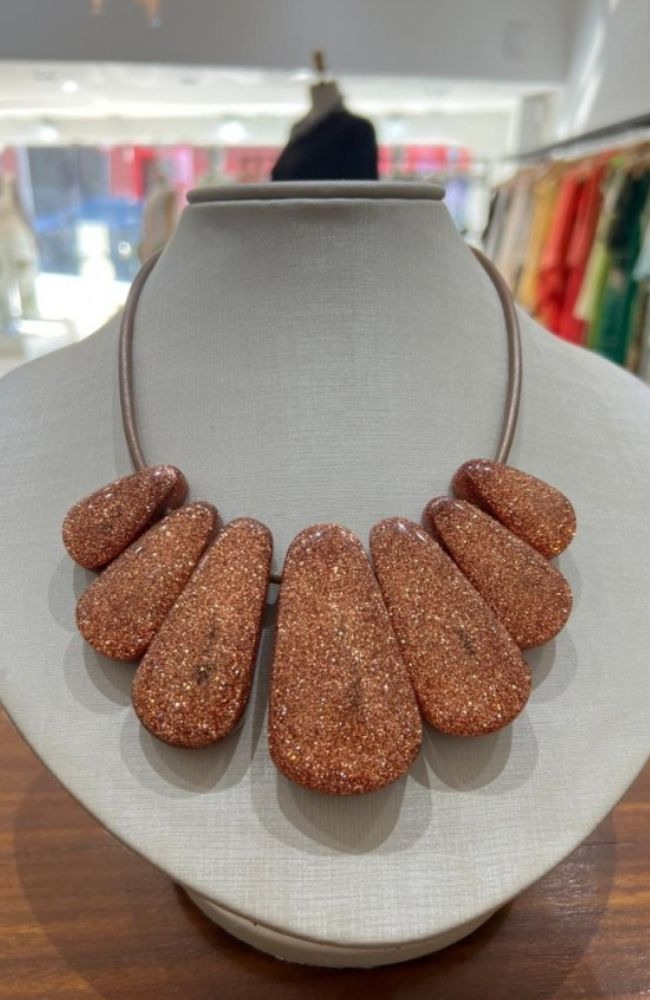 Colar de Resina Brilhante Cobre