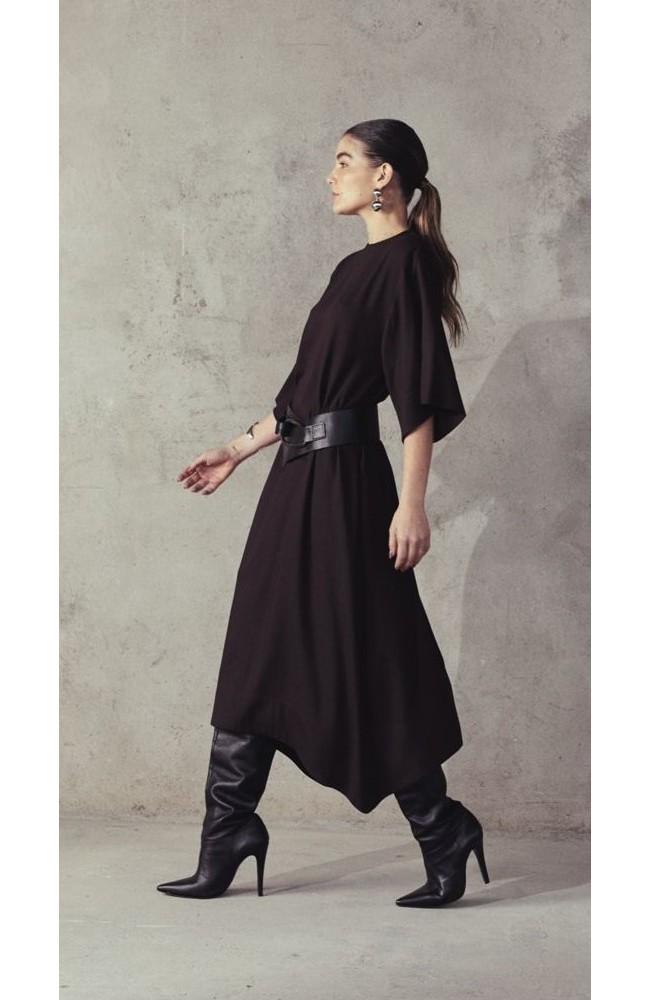 Vestido Plano Midi Ombreira Crepe Lis